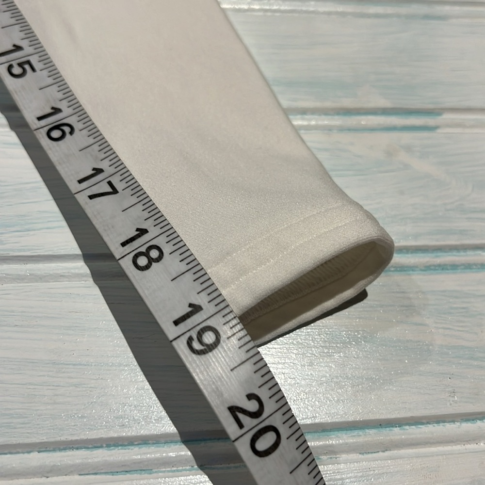 Under Armor Compression Top - Picture 5 of 11